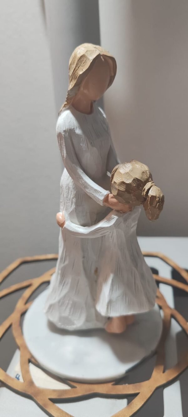 Mamá con hija , Poliresina